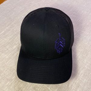 HAT- unisex classic trucker cap, black